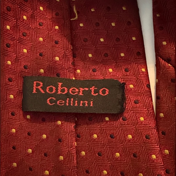 Classic Red Patterned Tie Collection - Picture 4 of 8